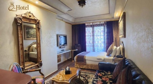 Q Hotel image 12