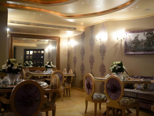 Q Hotel image 18