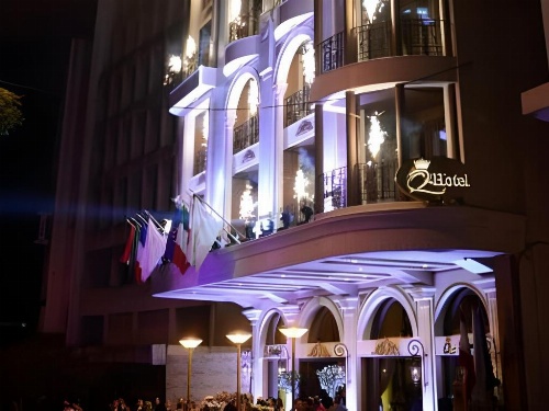 Q Hotel image 21