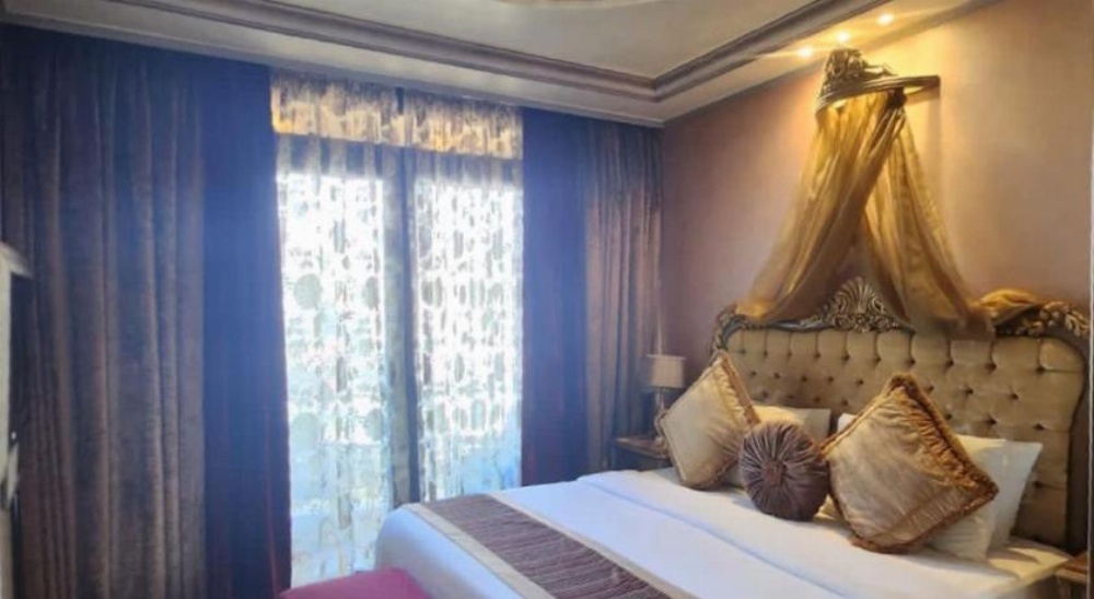 Q Hotel Image 22