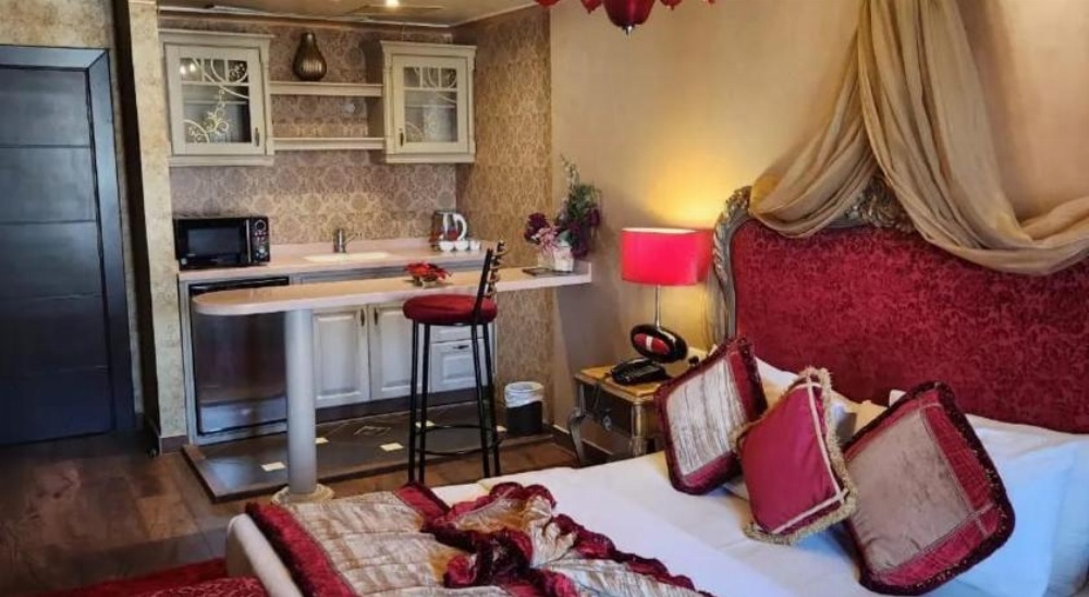 Q Hotel Image 25