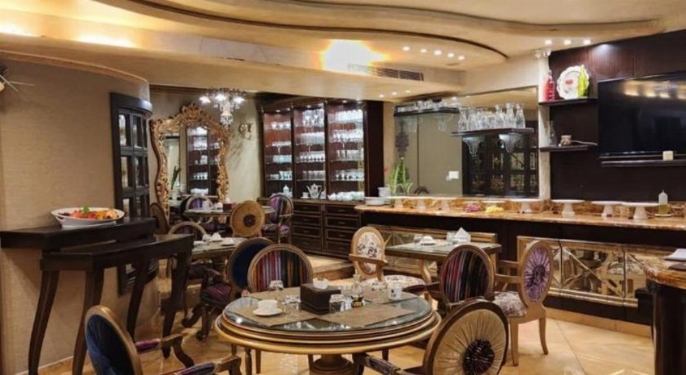 Q Hotel Image 40